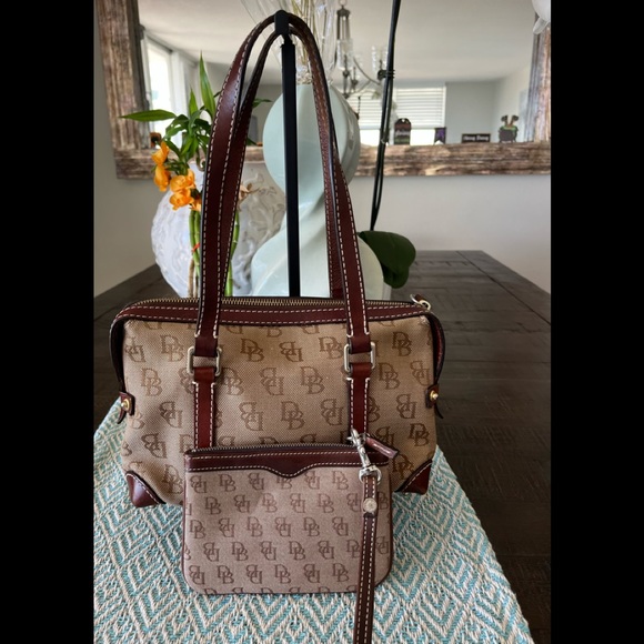 Dooney and Bourke Set - Picture 4 of 9